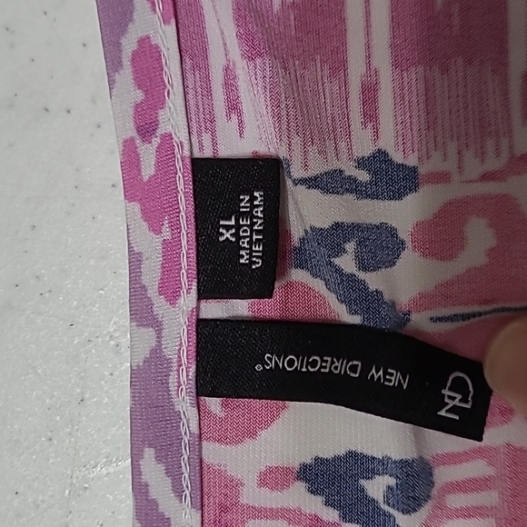 New Directions Pink Patterned V-Neck Tunic Top with White Fringe Cuffs size XL - Picture 4 of 7